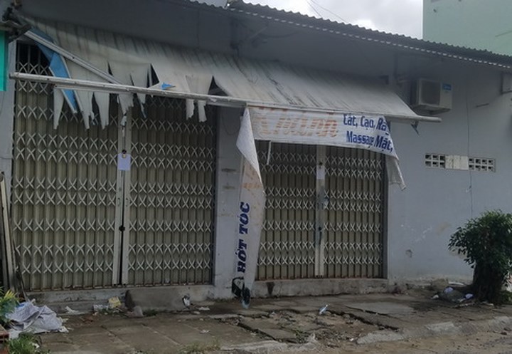 Hiện trường vụ chủ tiệm hớt tóc, massage bị sát hại trong đêm